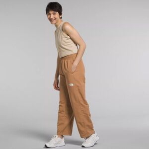 NWOT North Face Easy Wind Pants